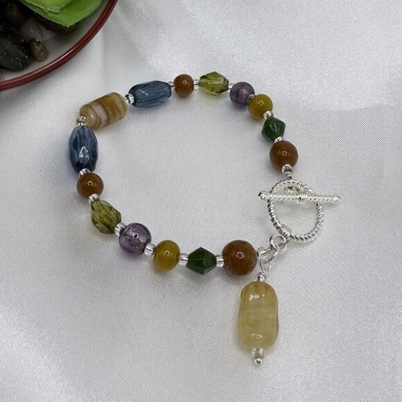 REIMAGINED Agate Glass Bead Toggle Bracelet 7.5 Inch - Picture 8 of 8